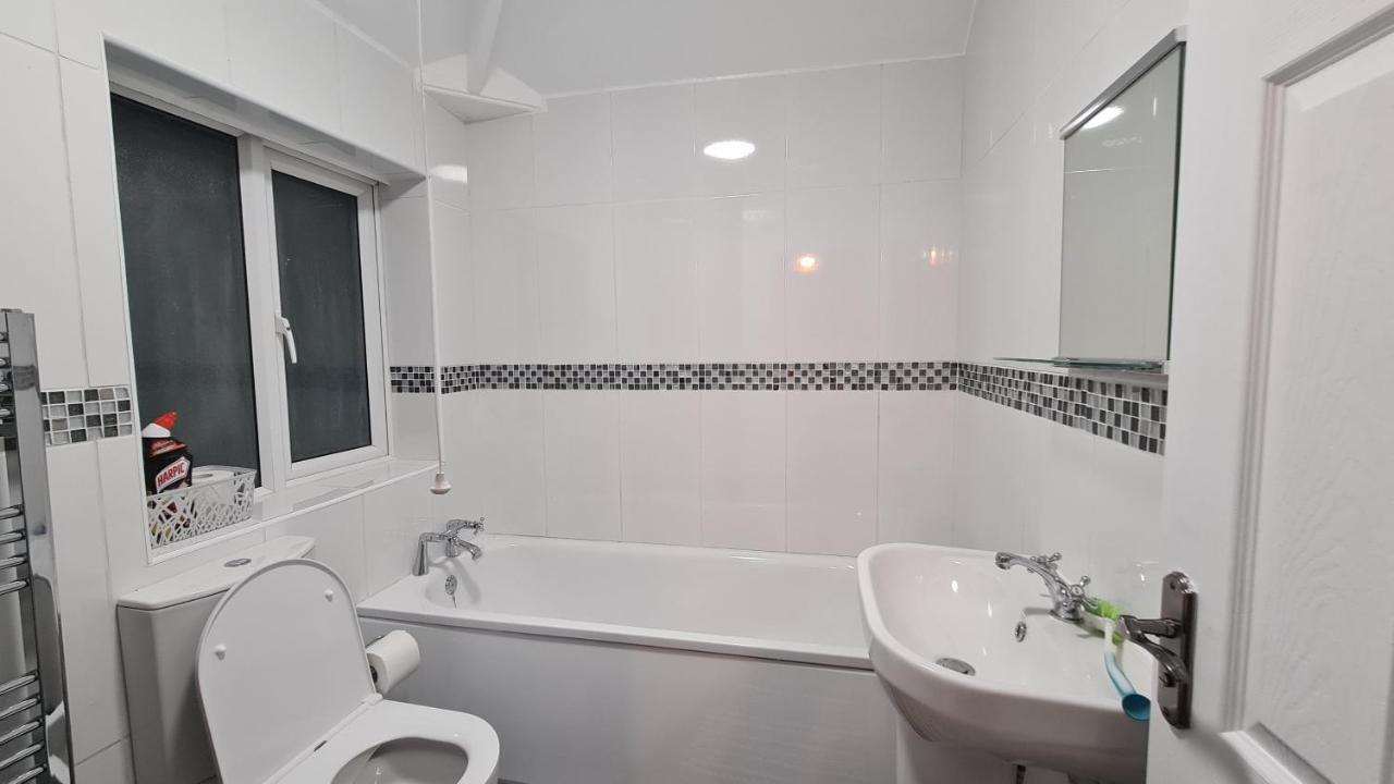 Spacious 3 Bedroom House, 6 Beds In Spondon, Derby With Parking מראה חיצוני תמונה