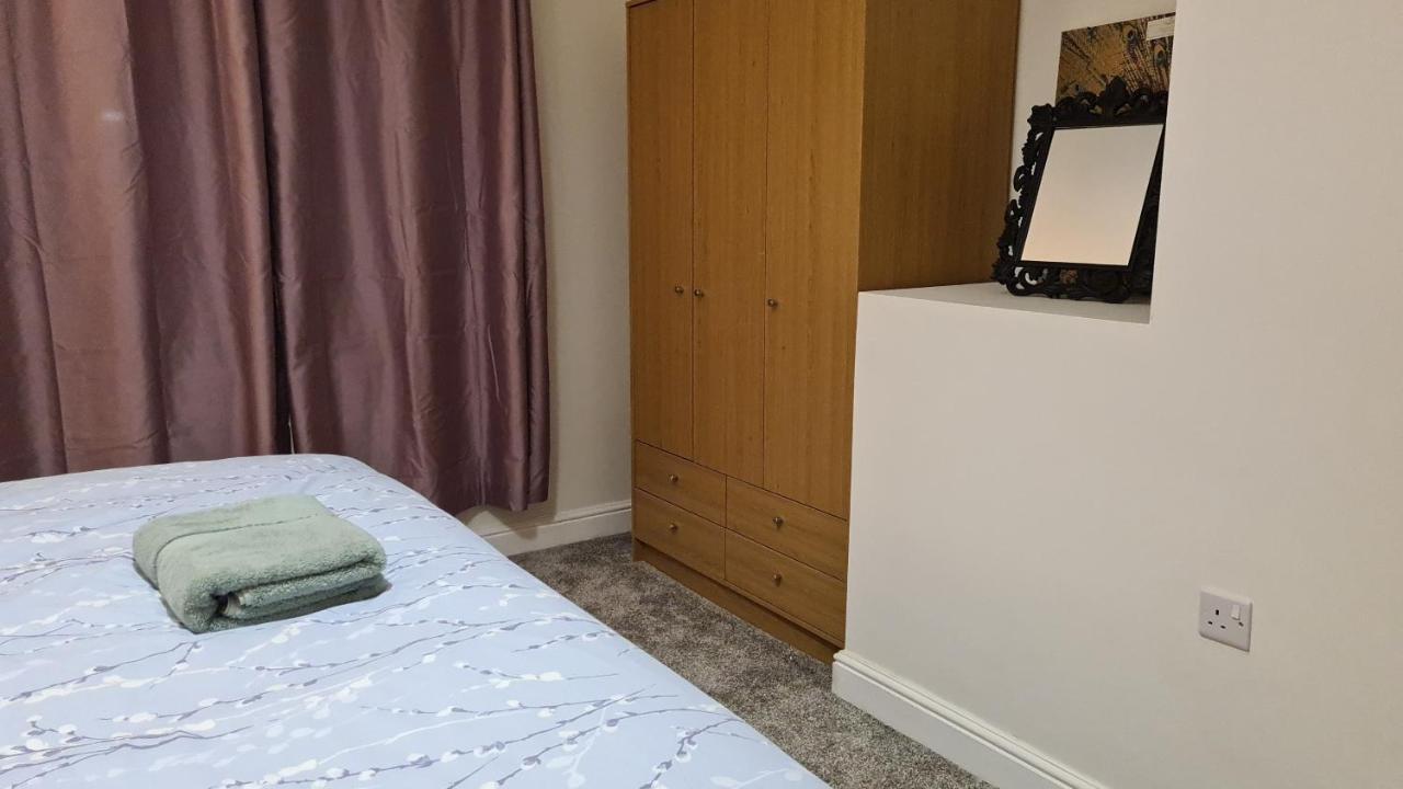 Spacious 3 Bedroom House, 6 Beds In Spondon, Derby With Parking מראה חיצוני תמונה